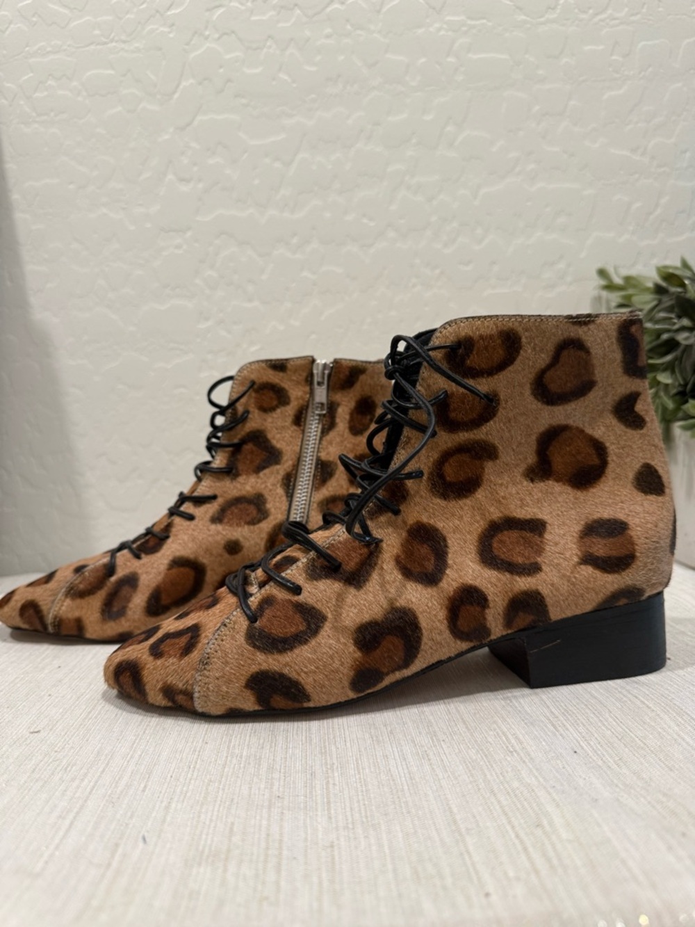 JASMINE ELIZABETH Leopard Hair Calf Leather Lace-Up Ankle Boots Side Zip EU 37